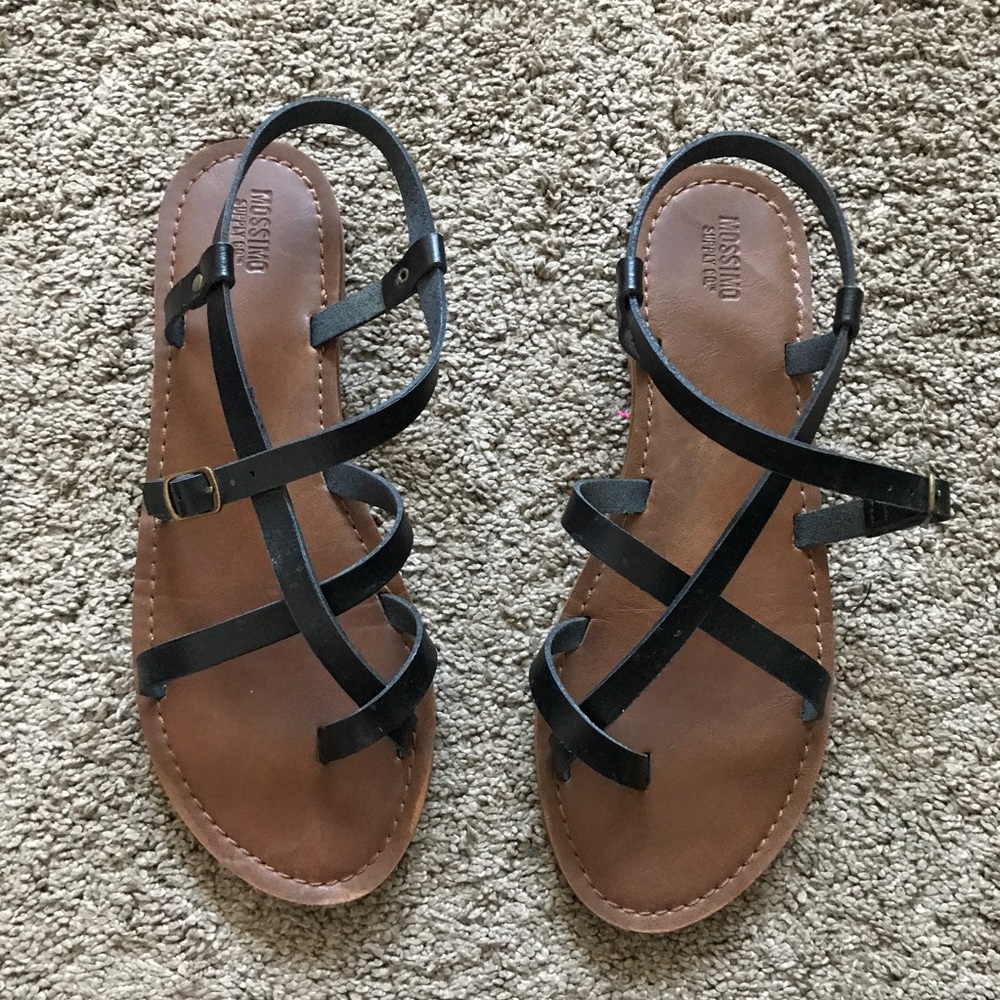 Black sandals size 8